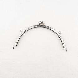 ÇANTA CÜZDAN BURSU DELİKLİ OVAL 20.50 CM. GUMUS